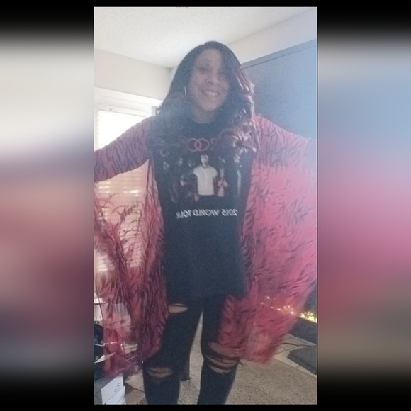 Upcycled Maroon 5 Concert Tshirt/Poncho - Picture 5 of 5